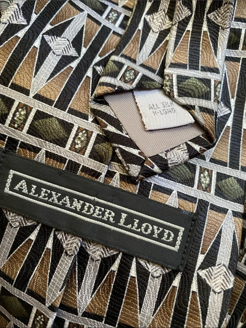 ! 4 ties different brands in good condition